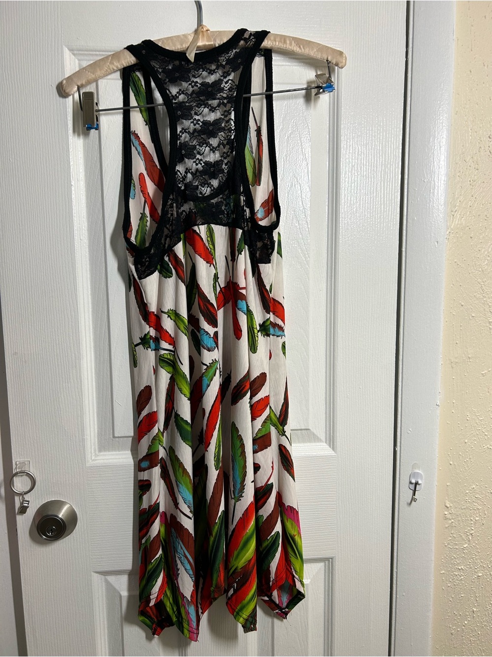 Julia Feather Print Lace Back Handkerchief Hem Tunic Dress Silk Blend 
Size S/M - Picture 3 of 13